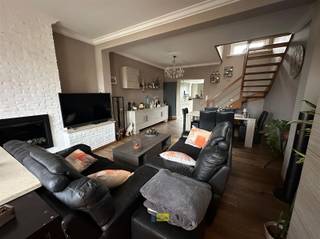 Centraal gelegen, ruim triplexappartement in het centrum van Schelle met  groot zonnig terras, op wandelafstand van winkels, school en...