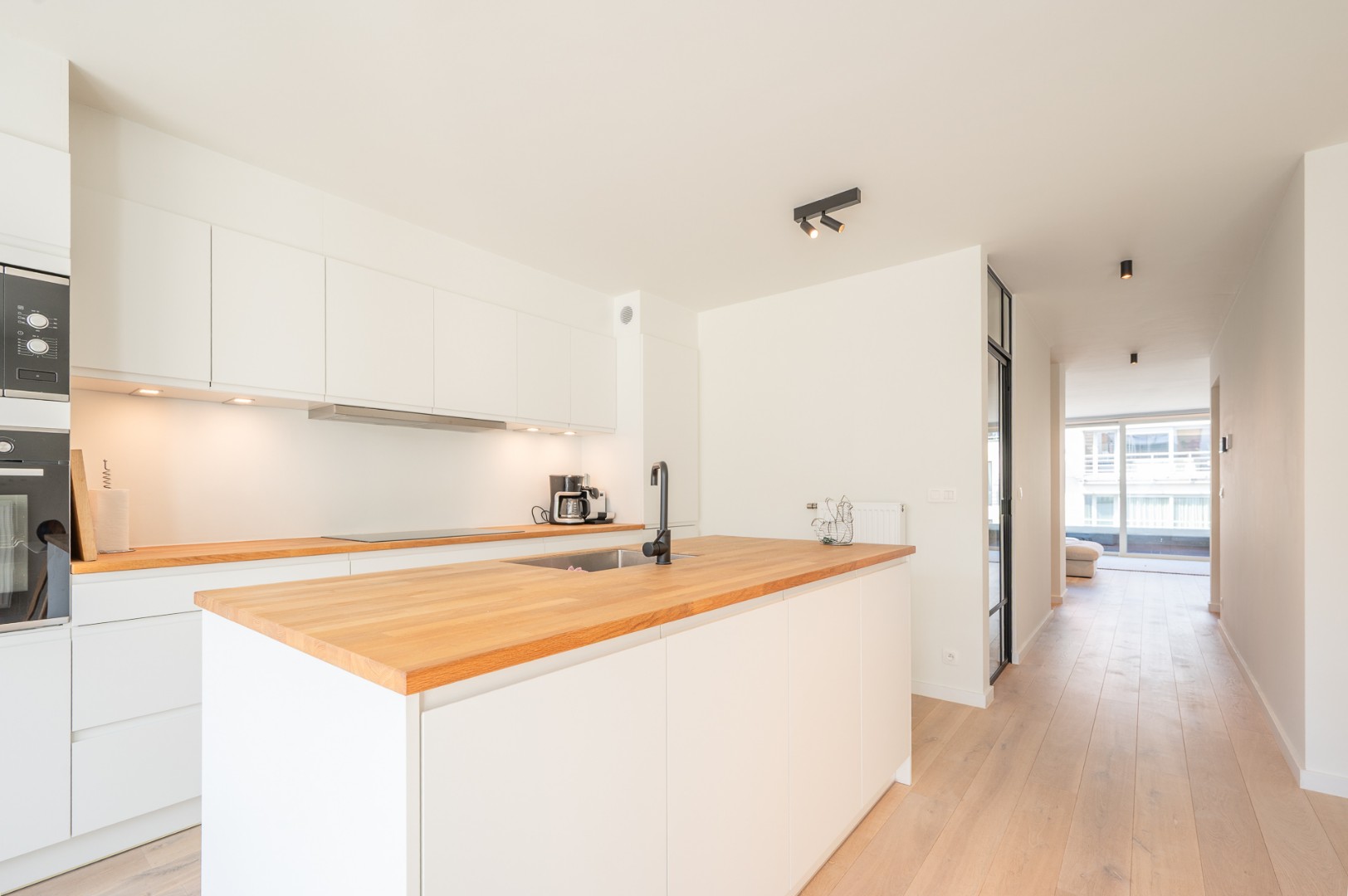 Uitzonderlijk ruime triplex met 4 slaapkamers gelegen in het centrum van Knokke. - photo 5