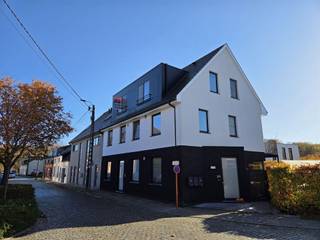 ENERGIEZUINIG, RUIM EN LUMINEUS DUPLEX-APPARTEMENT 94M² MET 2 SLAAPKAMERS, TERRAS EN AUTOSTAANPLAATS1ste en 2de verdieping - rustige ligging nabij...