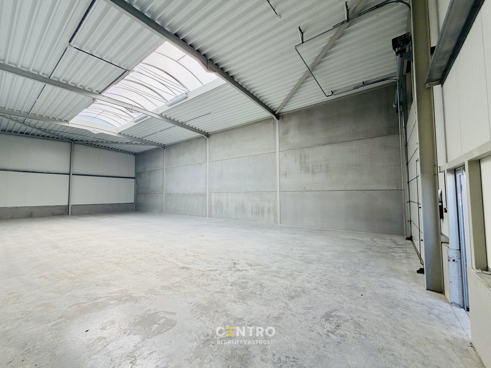 NB MAGAZIJN (304m²) te huur, inclusief 2 parkeerplaatsen te Blankenberge - foto 4