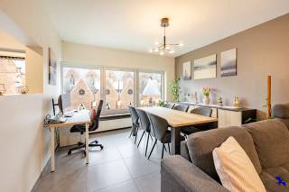 Welkom in Duffel!Op zoek naar een instapklaar en energiezuinig appartement op een centrale ligging? Dit volledig gerenoveerd appartement in de...