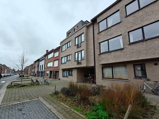 Deze gezellige studio bevindt zich op de derde verdieping, op wandelafstand van het centrum van Lokeren. De ligging is ideaal: rustig gelegen,...