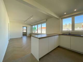 Dit volledig gerenoveerde appartement bevindt zich op de vierde verdieping van de kleinschalige Residentie Lucie op de Koningin Elisabethlaan...