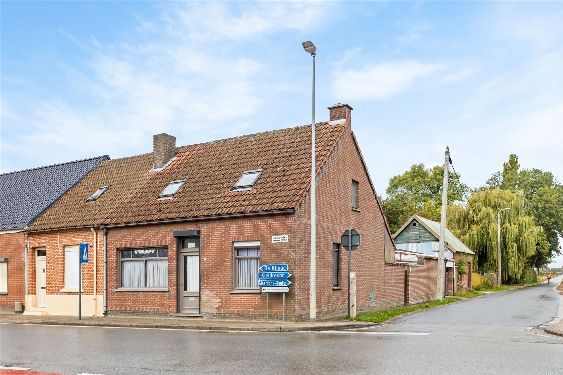 Te renoveren handelshuis op 320m² in De Klinge - foto 1