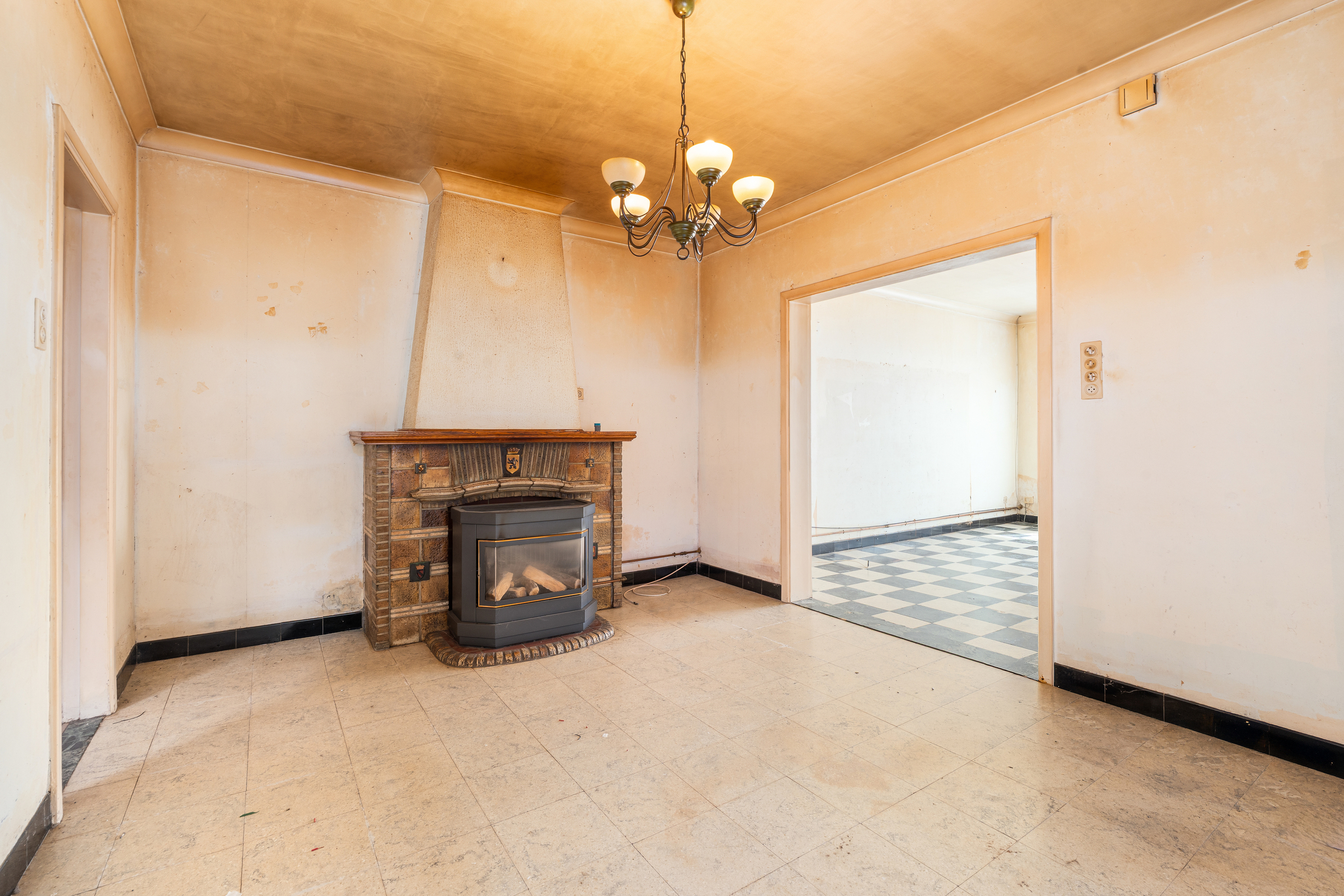 Halfopen bebouwing met ruime tuin en 3 slaapkamers - foto 3