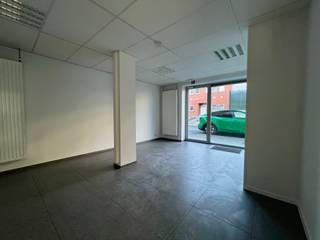 GELIEVE ENKEL TE REAGEREN VIA MAIL: saskia@immoteam.be+++ Gemeentehuisstraat 27A - Ternat +++ In het hart van Ternat, biedt Vastgoedkantoor Immo-Team...