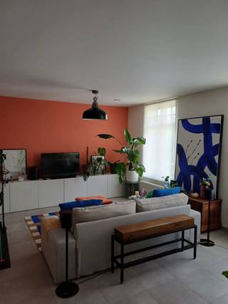 Recent appartement met 2 slk, garagebox en terras in het centrum van Koningshooikt<br /><br />- In de dorpskern van Koningshooikt<br />- Recent gebouwd (2018)<br />- 2 slaapkamers<br />- 1 badkamer met inloopdouche<br />- berging<br />- leuke koer/terras<br />- ondergrondse garagebox inbegrepen in de huurprijs<br />- vlakbij winkels, openbaar vervoer en scholen