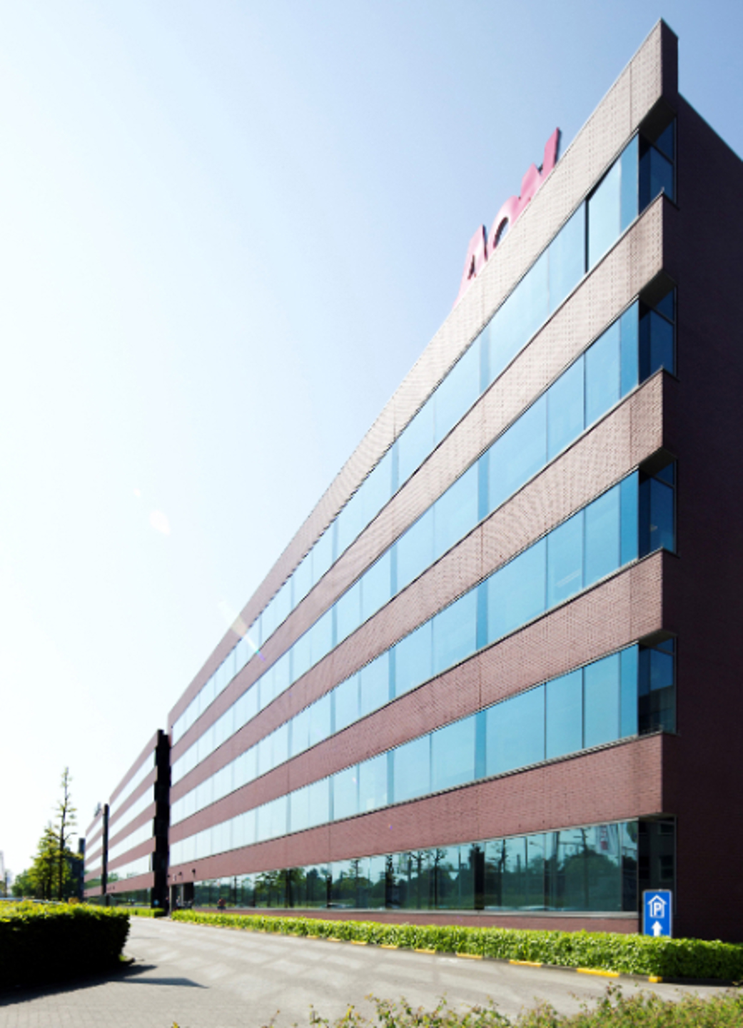 Commercial for rent in Berchem - photo 1