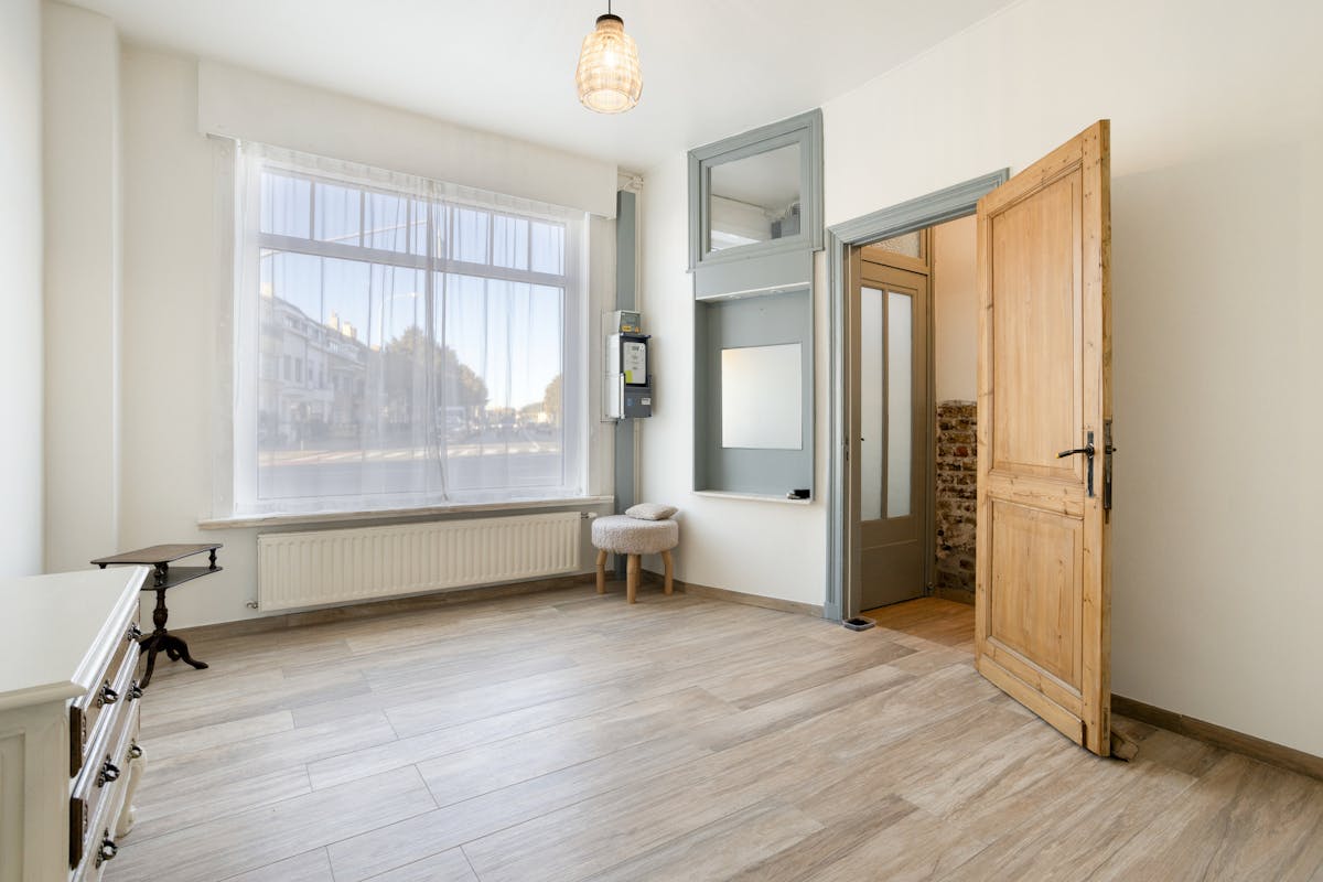 Renovated 4 bedroom house for sale in blankenberge - photo 2