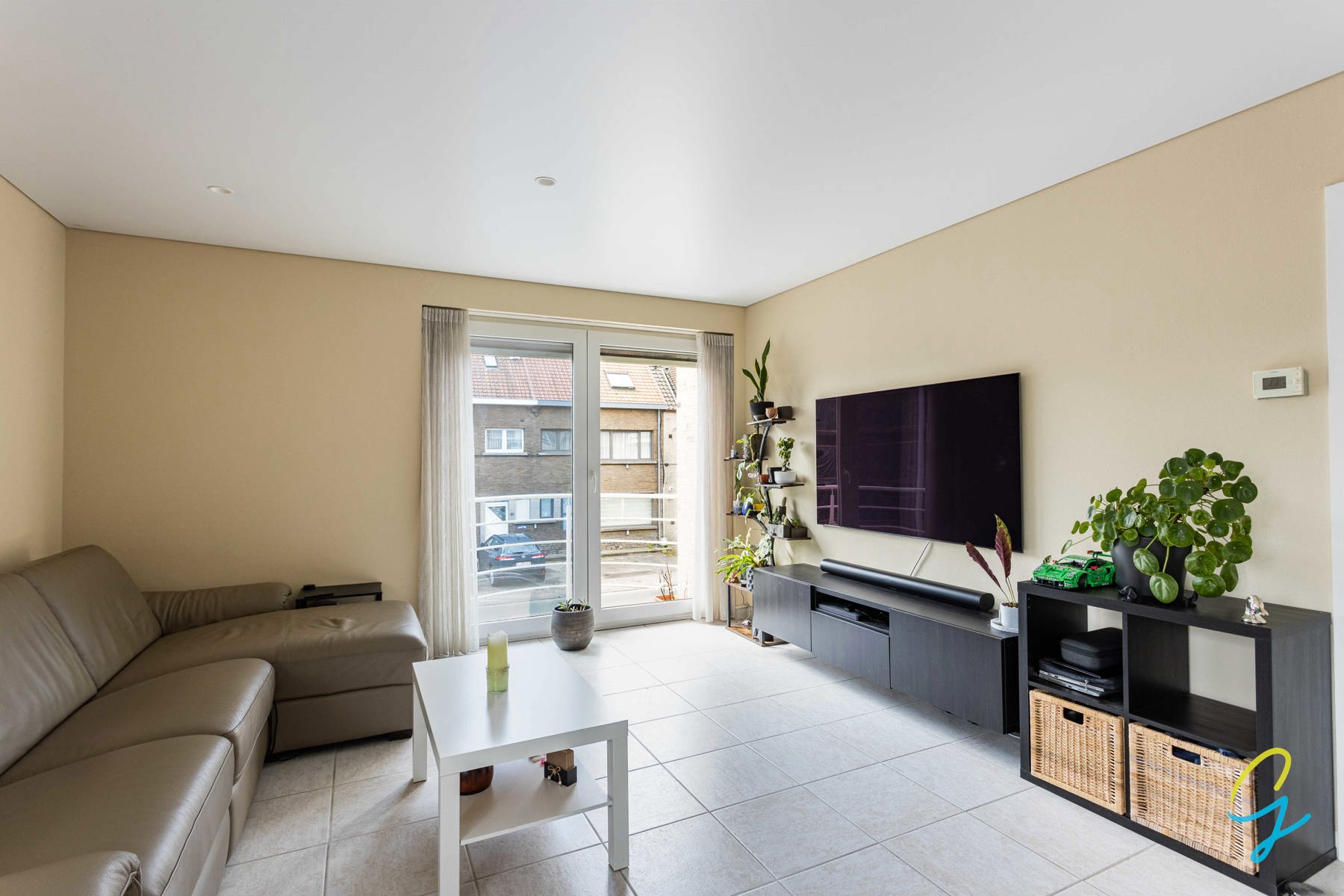 Ruim tweeslaapkamerappartement met garage te koop in Aalst! - foto 4