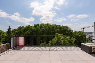 Penthouse op toplocatie met 2 schitterende terrassenDit lichtrijke penthouse bevindt zich op de 8ste verdieping van de residentie Waldorf, op een...