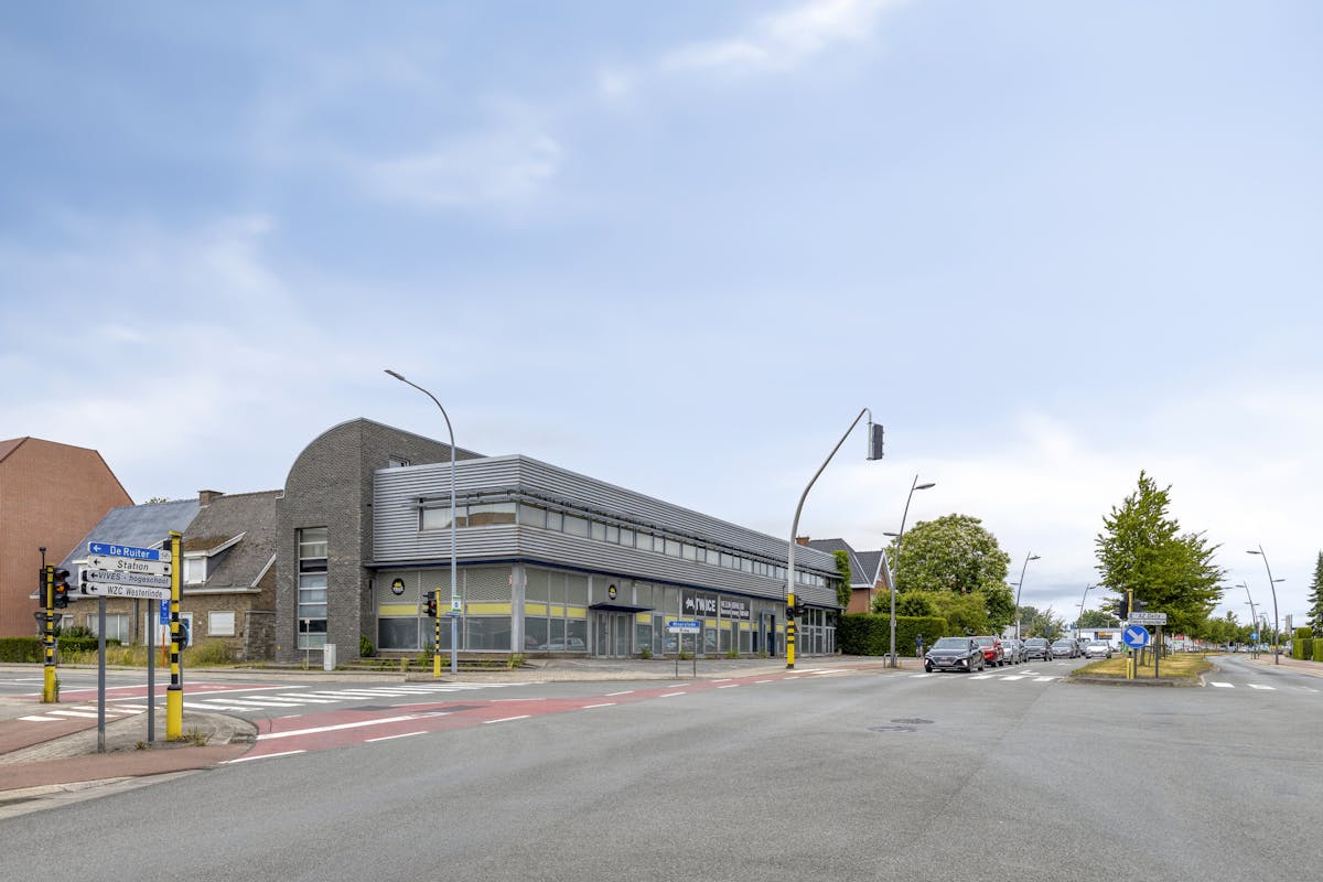 Veelzijdig pand te koop op zichtlocatie in Roeselare - foto 2