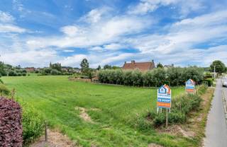 Voor een bezoek of meer info, bel 054 69 39 37 - Op een prachtige landelijke locatie in Gooik (Kester) bevindt zich dit unieke perceel...