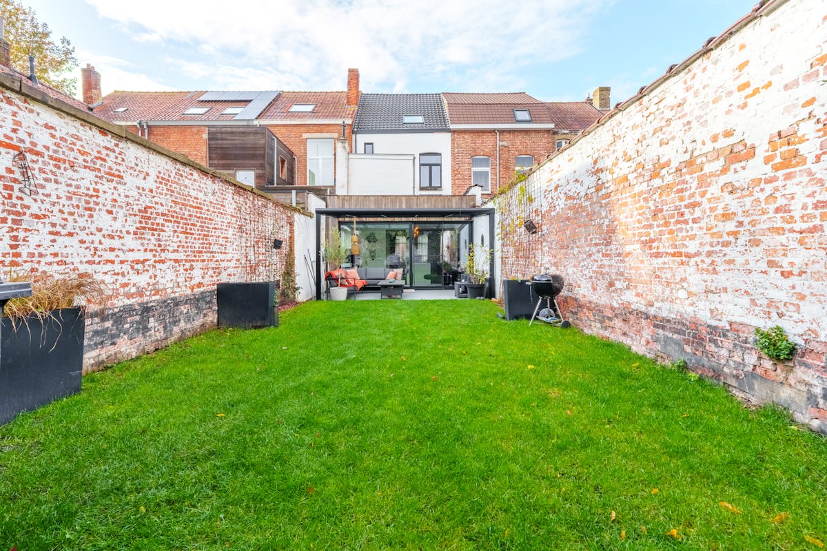 Maison rénovée à vendre dans le centre d'Ypres - photo 2