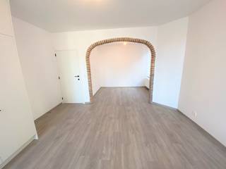 Dit gerenoveerde, moderne appartement is gelegen op een uiterst centrale ligging in de bruisende badstad Blankenberge, op wandelafstand van...