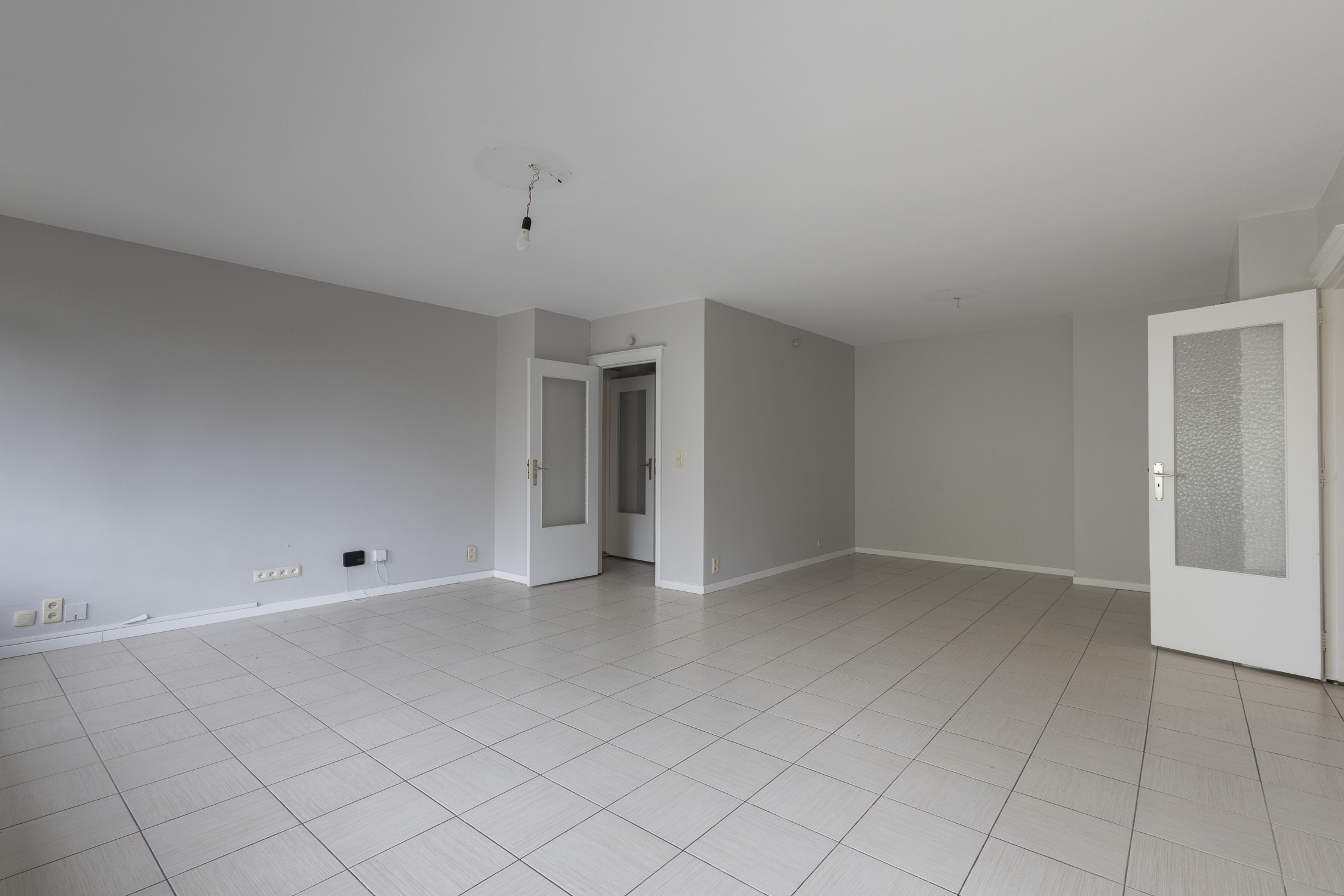 Appartement met 3 slaapkamers, terras en parking in Jette. - foto 5