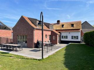 Deze prachtige en volledig gerenoveerde fermette is gelegen in de Annovenstraat 73 in Maarkedal, Schorisse. Deze open bebouwing in...