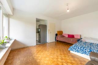 Quares - Group TREVI presenteert :Lichtrijk gelijkvloers appartement, ideaal gelegen tussen een rustige woonwijk en de winkelstraat De Bredabaan. Op...