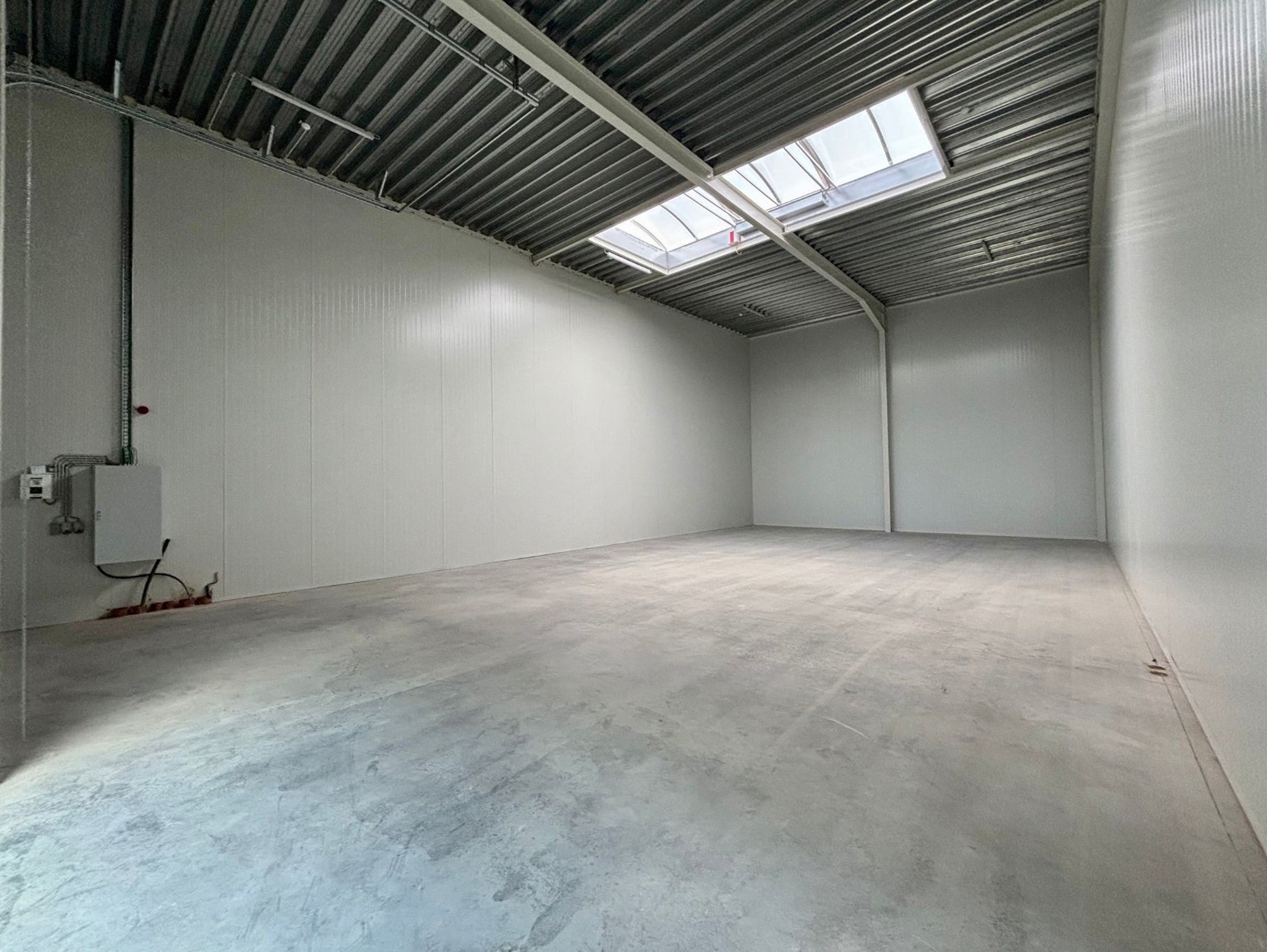 Showroom i.c.m. opslag te huur – Enghien - QUALITIS Park 191m² - foto 4