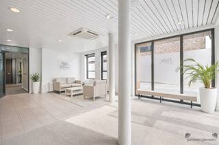 Gelegen in het hart van Hamme, biedt dit unieke pand een uitstekende kans voor ondernemers en investeerders.Dit stijlvolle gebouw is een ideale...