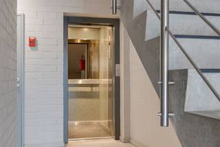 Vergund betonnen opbrengsteigendom (Bjr 2006) bestaande uit 5 appartementen en een inpandige garagebox aan de Groenendaallaan in Merksem...