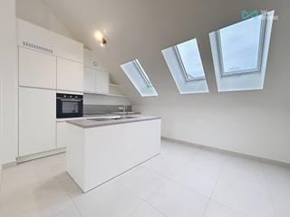 Mail: rent.brussels@weinvest.beTel: 02/3155173We Invest is verheugd u dit appartement met een woonoppervlakte van 84 m² te presenteren, gelegen in...