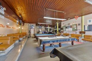 Dit veelzijdige handelspand is uitstekend gelegen in de stationsbuurt van Roeselare, op een steenworp van het centrum. Dankzij de nabijheid van...