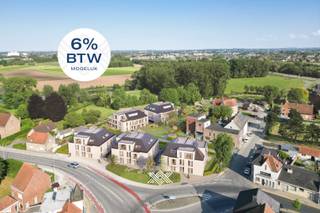 Dit gelijkvloers tweeslaapkamer appartement van 114,30 m² beschikt over een inkomhal met plaats voor een vestiairekast, een lichtrijke eet-...