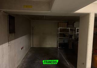 Deze autostaanplaats is gelegen in de Residentie Villa Elisa (1999), op een zucht van zowel de Wellington Golf als het mooie strand van Mariakerke – Oostende. <br /><br />Dankzij de ligging nabij het strand en openbaar vervoer is dit een uitermate gunstige locatie. <br /><br />Aarzel niet en neem contact op voor meer info of een afspraak. <br /><br />