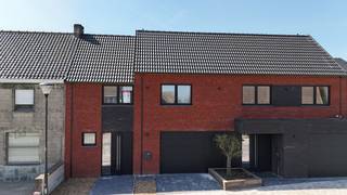 Nieuwbouwwoning te Slijpe. Op enkele minuten van Middelkerke en op een boogscheut van de autostrade Brugge – Veurne. In het centrum van Slijpe,...