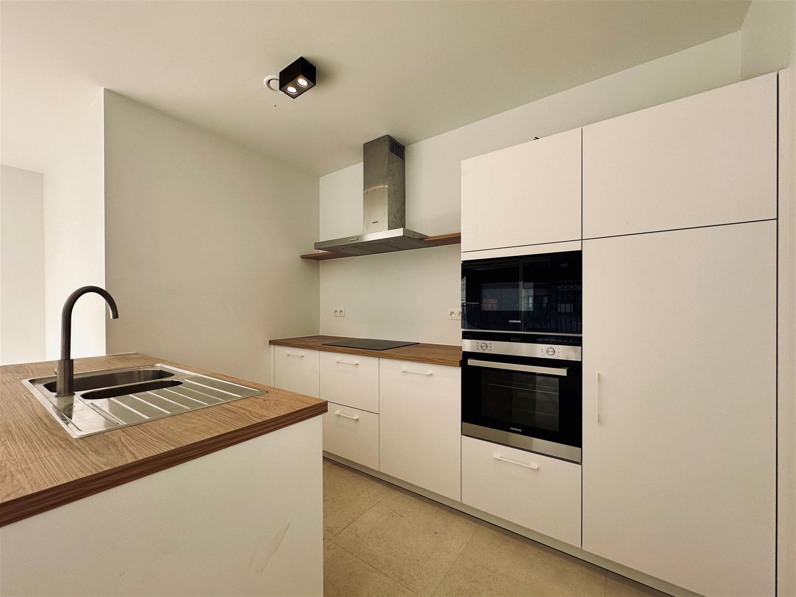 Apartment for rent in Beveren-Kruibeke-Zwijndrecht with 3 bedrooms - photo 5