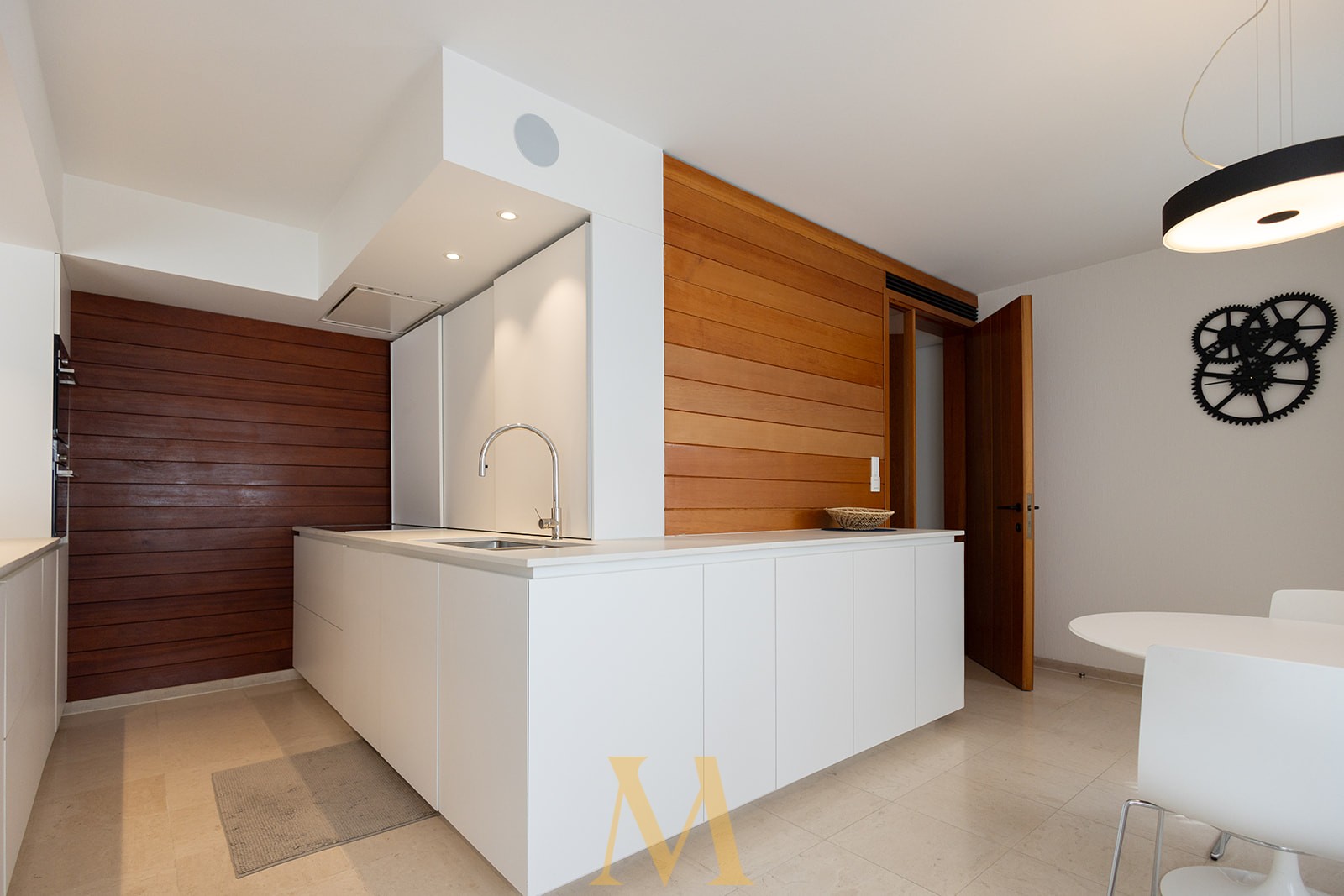 Exclusieve loft met lift, riant terras en twee garageboxen in hartje Waregem - foto 2