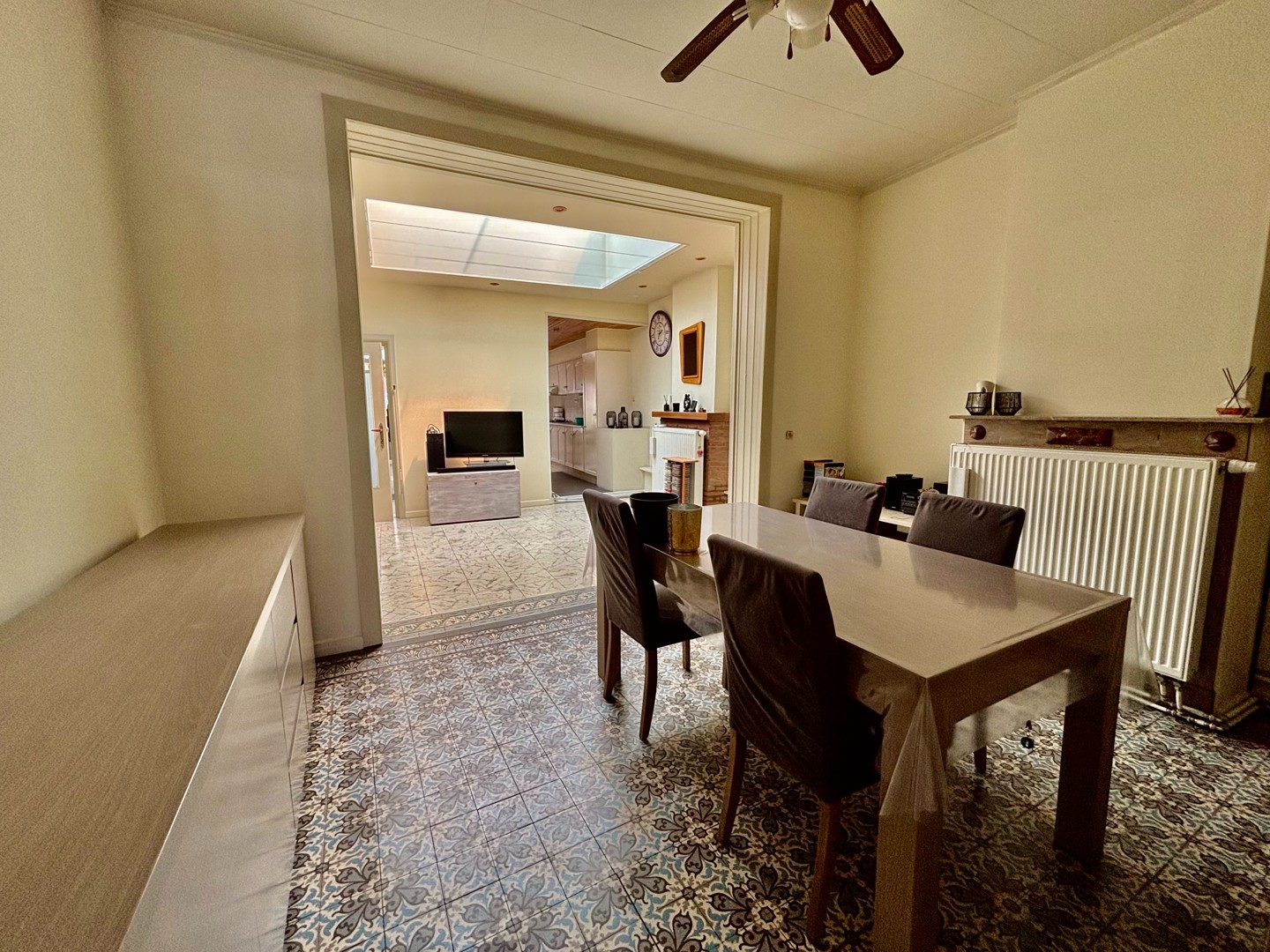 Gezellige instapklare gezinswoning met 4 slpkmrs en ruime tuin - foto 2