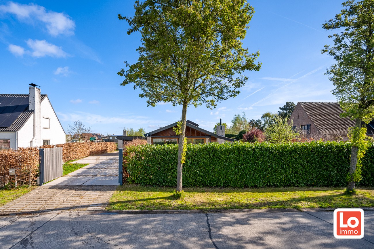 Ruime charmante open bebouwing met afzonderlijke garage en carport op een toplocatie in Lochristi. - foto 1