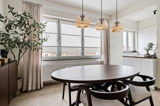 Dit appartement is gelegen in een aangename woonomgeving met een uitstekende bereikbaarheid. Je geniet hier van een centrale ligging nabij...