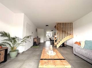 Recent bijna energie neutraal duplex appartement met terras Deze nieuwbouw residentie , gelegen in de rustige Groeneweg, heeft een tijdloze,...
