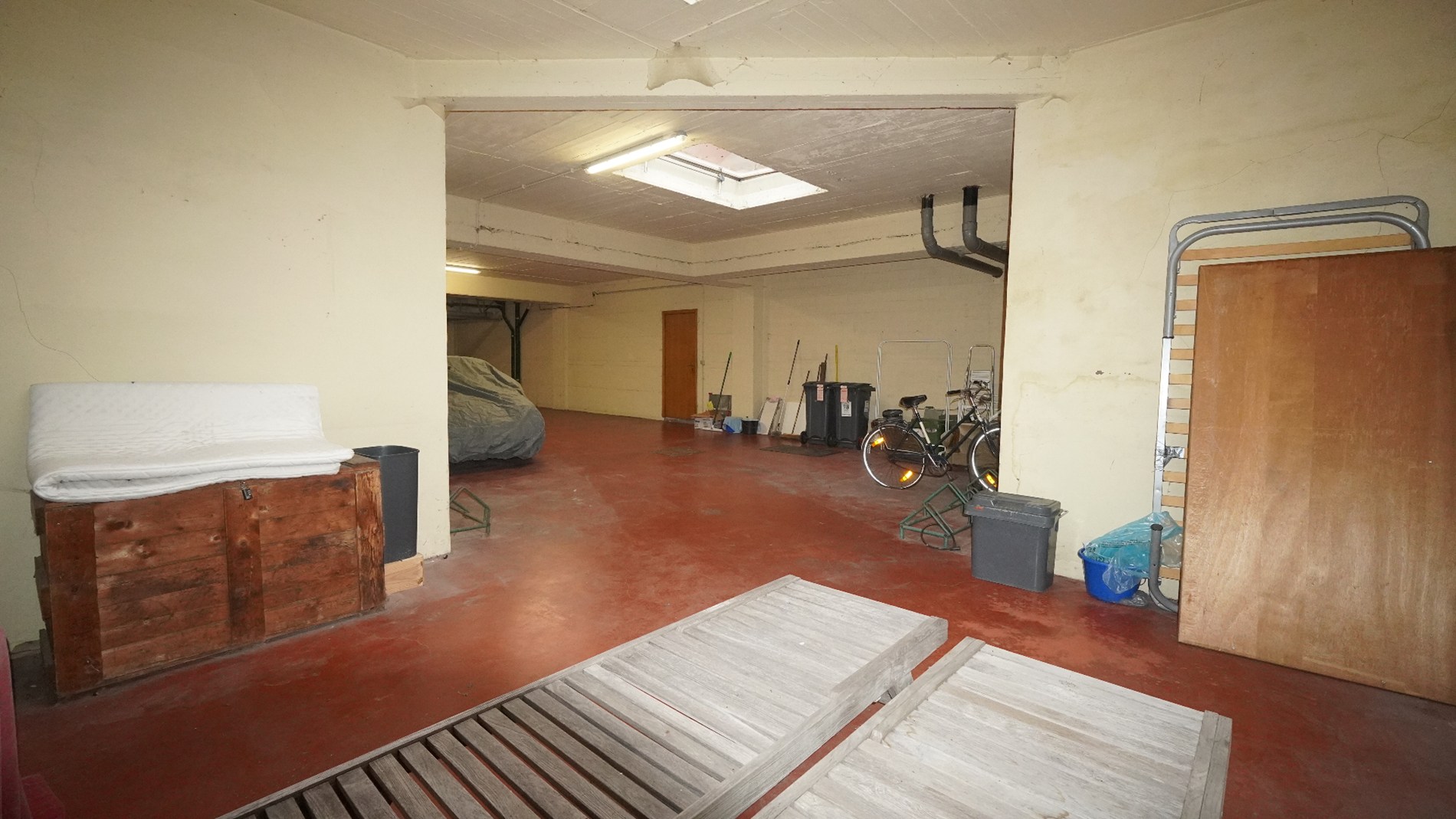 Unieke garage van ca. 125 m² aan het Stationsplein te Lokeren - foto 4