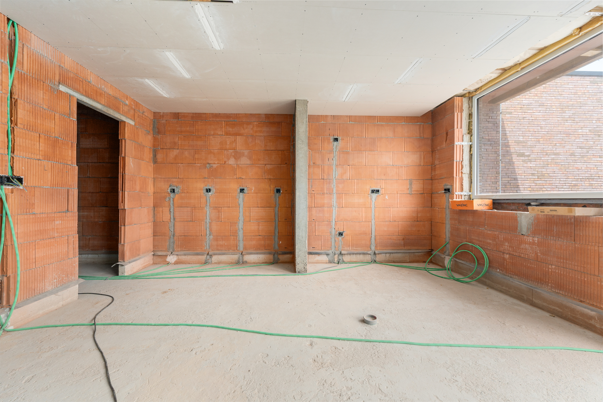 Ruime casco woning met 5 slaapkamers in Sint-Gillis - foto 5
