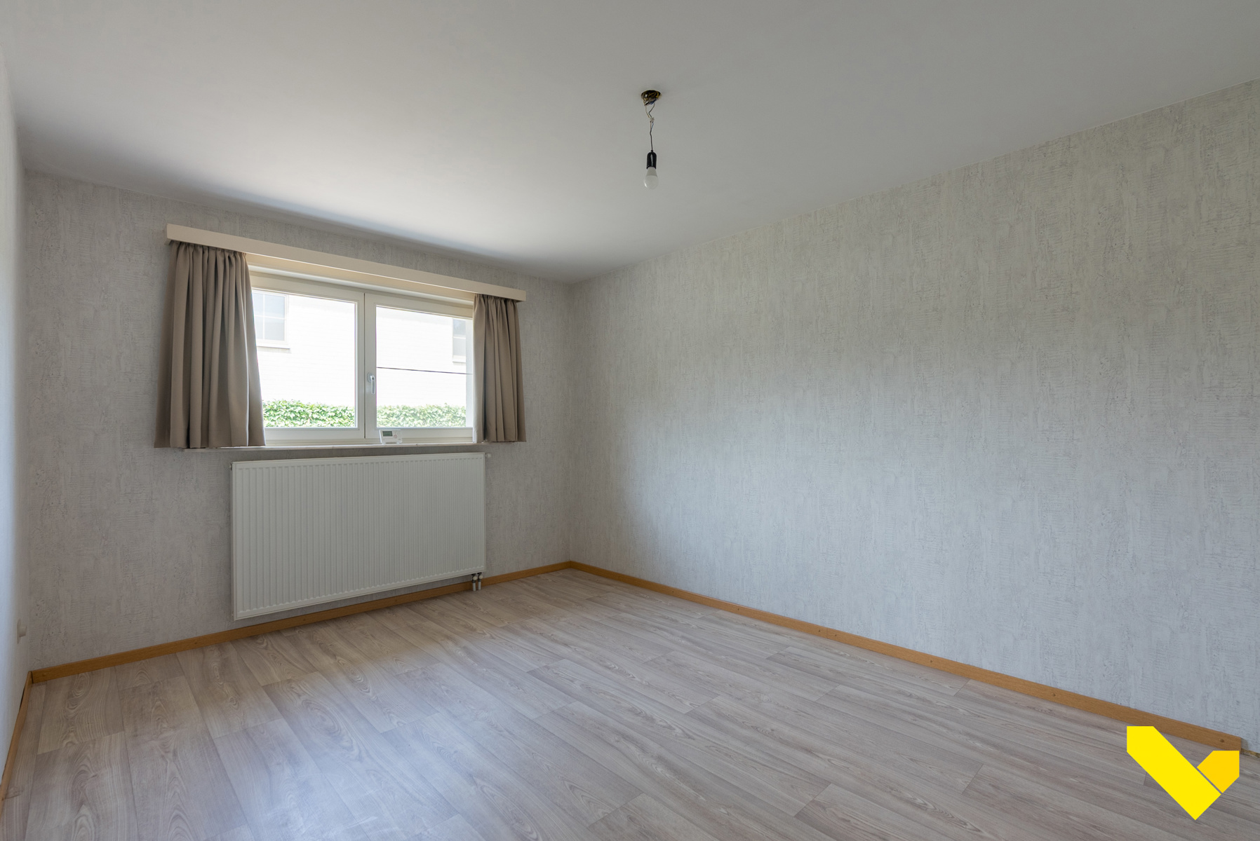Ruime gelijkvloerse woning met 4 slaapkamers. - foto 5