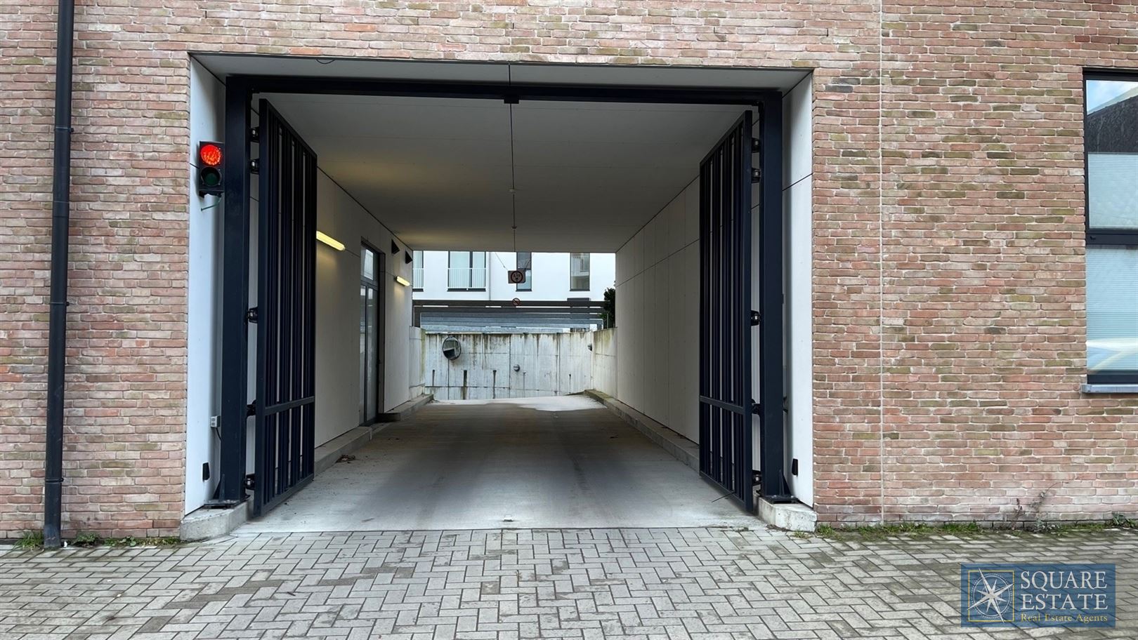 Garage/Parking - photo 1