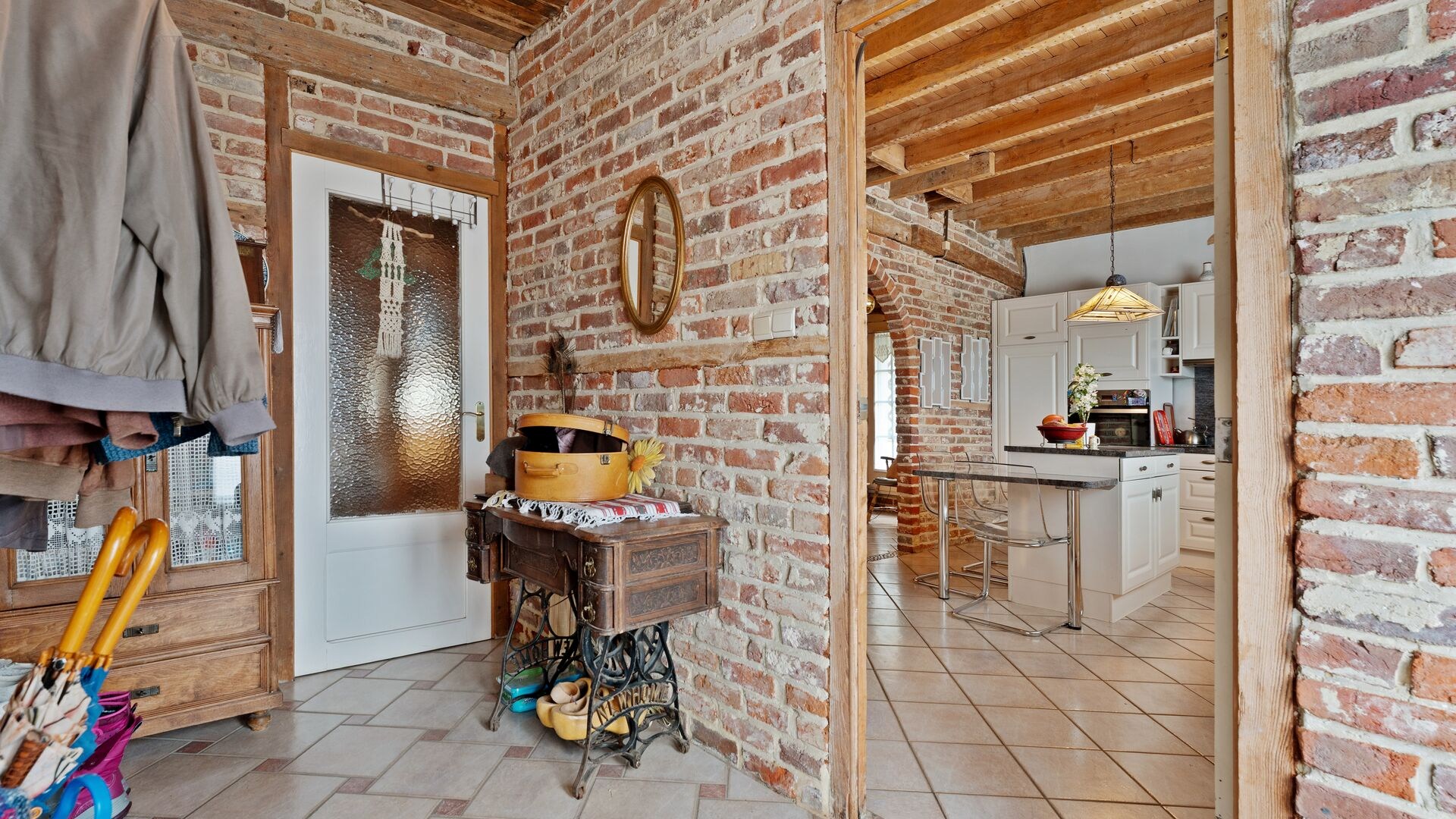 Charming farmhouse with outbuildings, barns, and authentic garden in Heers - photo 3