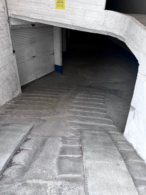 Exclusive apartment with direct sea view on the Zeedijk of Ostend! - photo 3