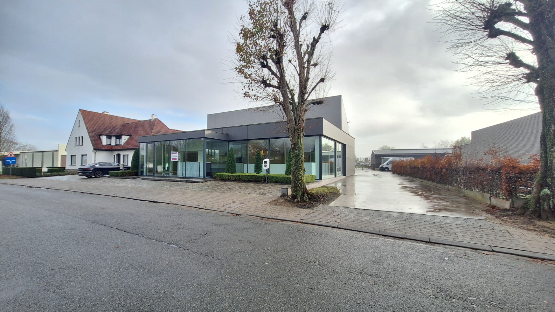 Commercial for rent in Oostnieuwkerke - photo 1