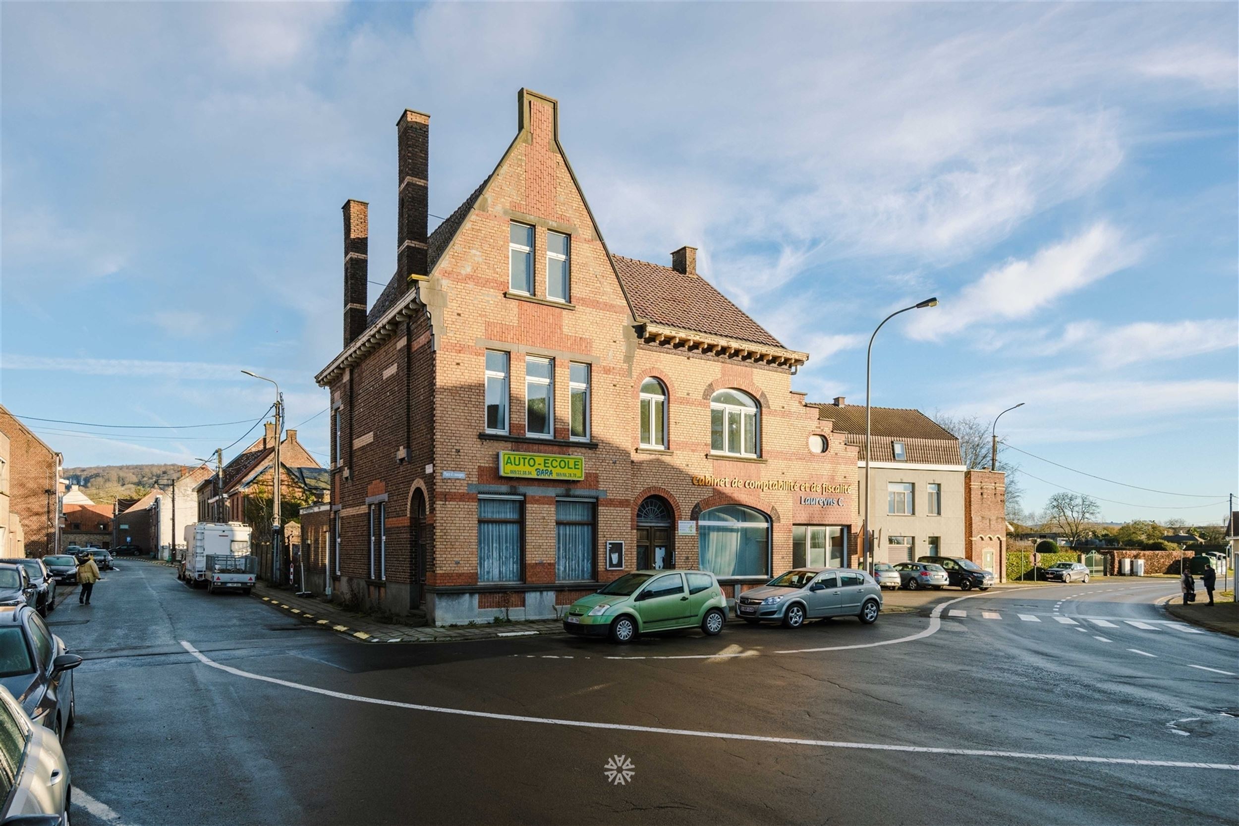 Dubbele woning met enorm renovatie- en investeringspotentieel - foto 5