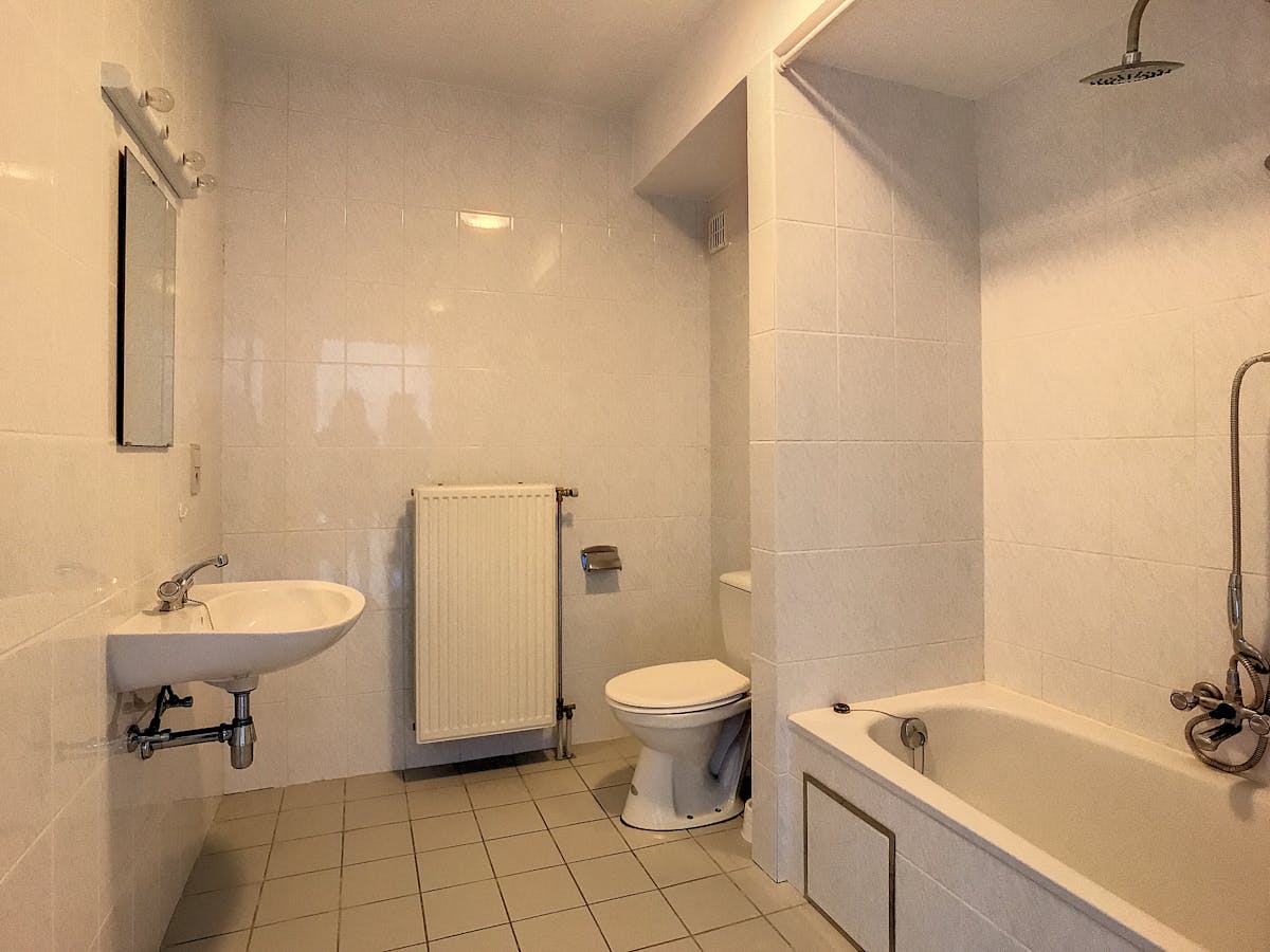 Three bedroom apartment for rent - photo 5