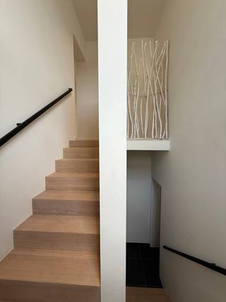 Ontdek dit prachtig, modern nieuwbouwappartement in het charmante Nazareth, waar comfort, licht en ruimte centraal staan. Gelegen op de...