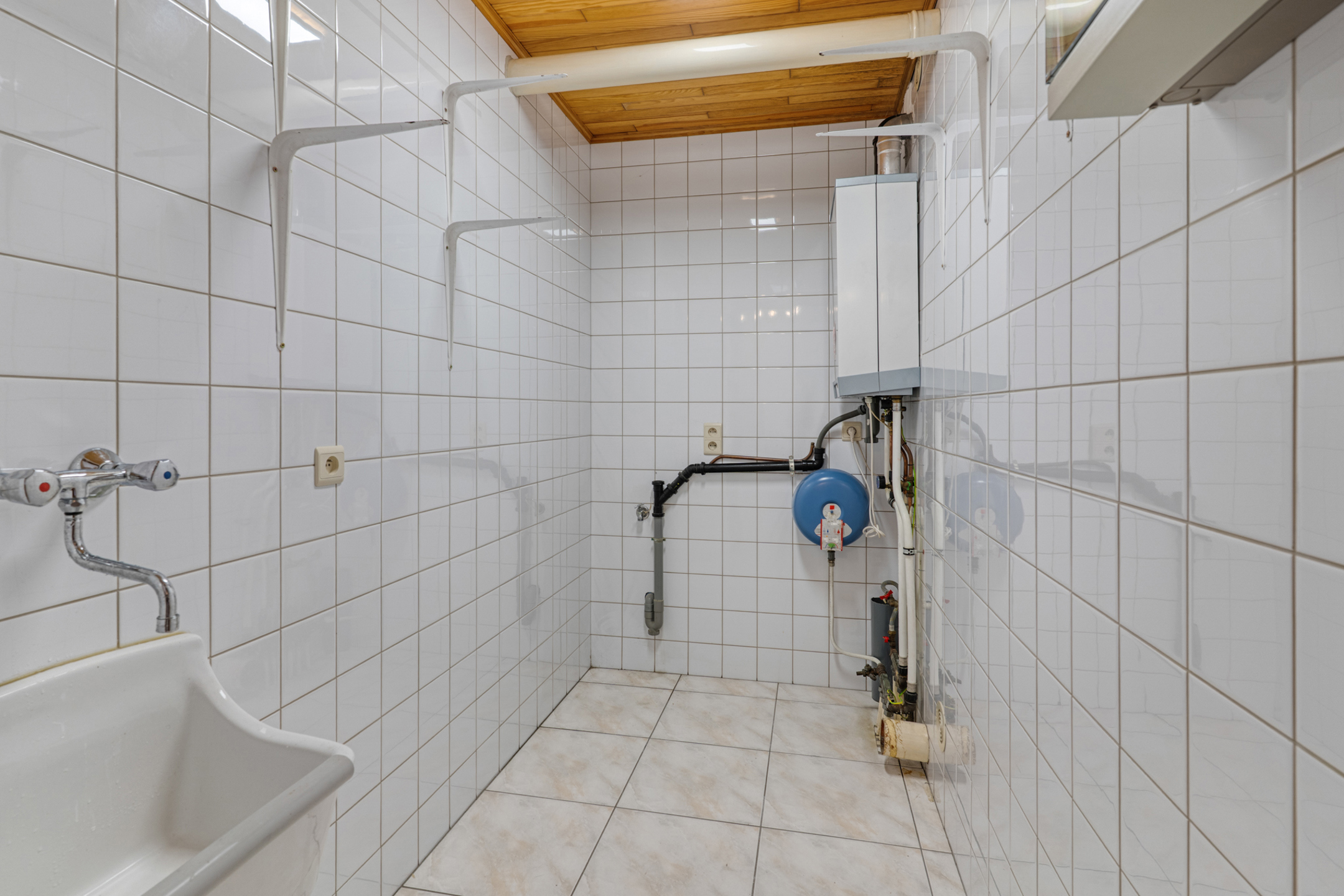 Ruim gelijkvloers app.(2slpk)  met garage in Lichtaart  - foto 5