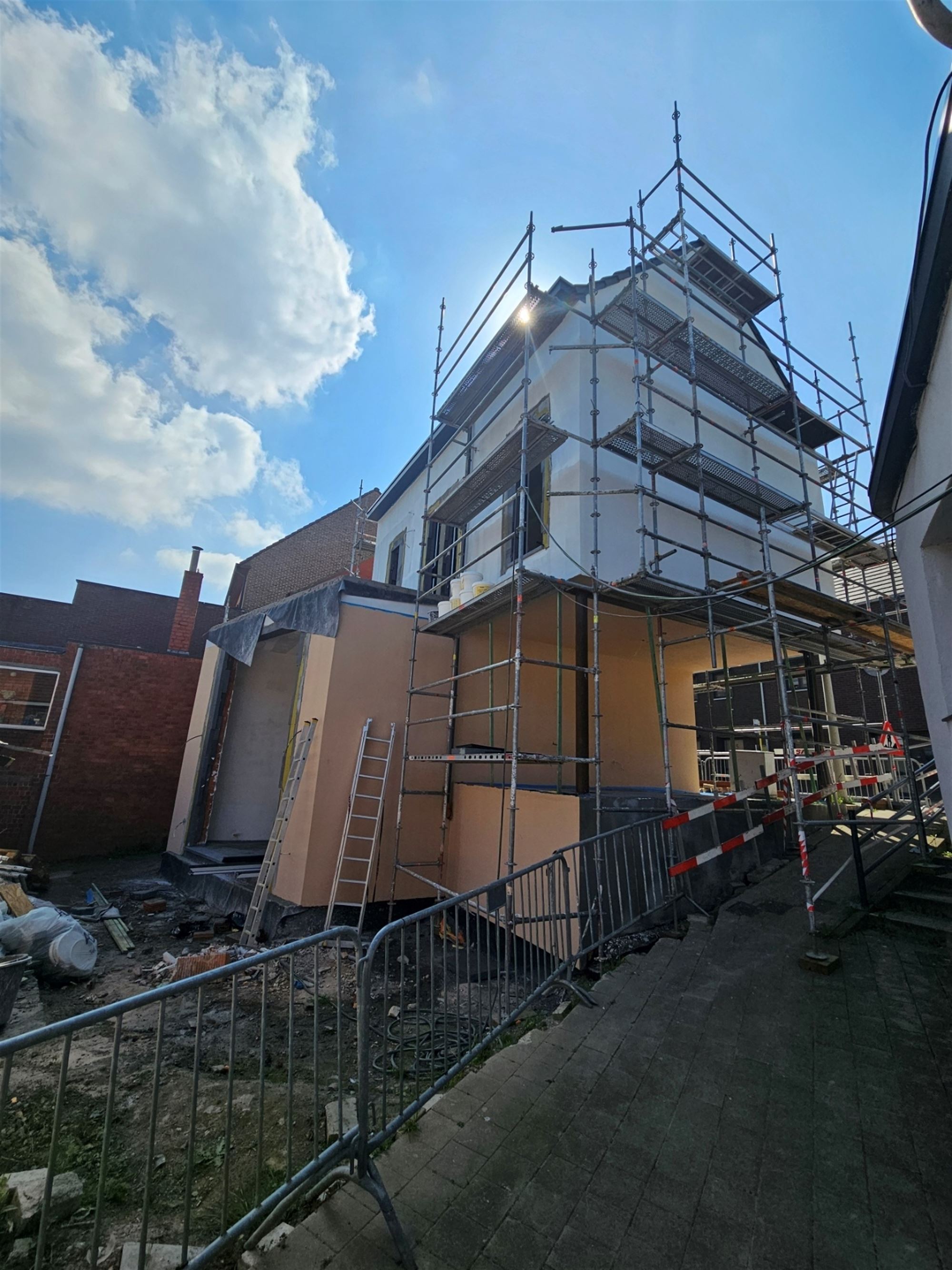 Nieuwbouw woning met staanplaats en tuintje - foto 3