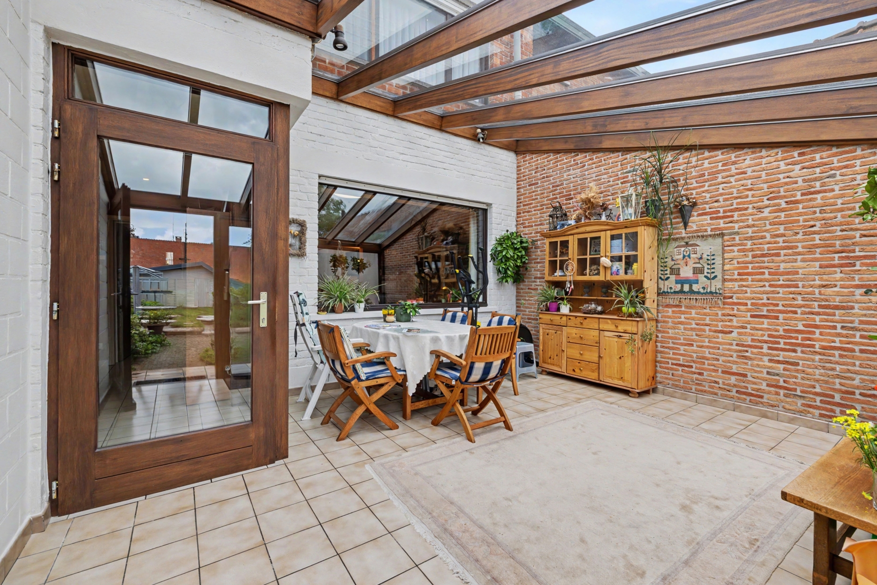 Klassieke grote woning met 4 slaapkamers, veranda en tuin  - foto 5