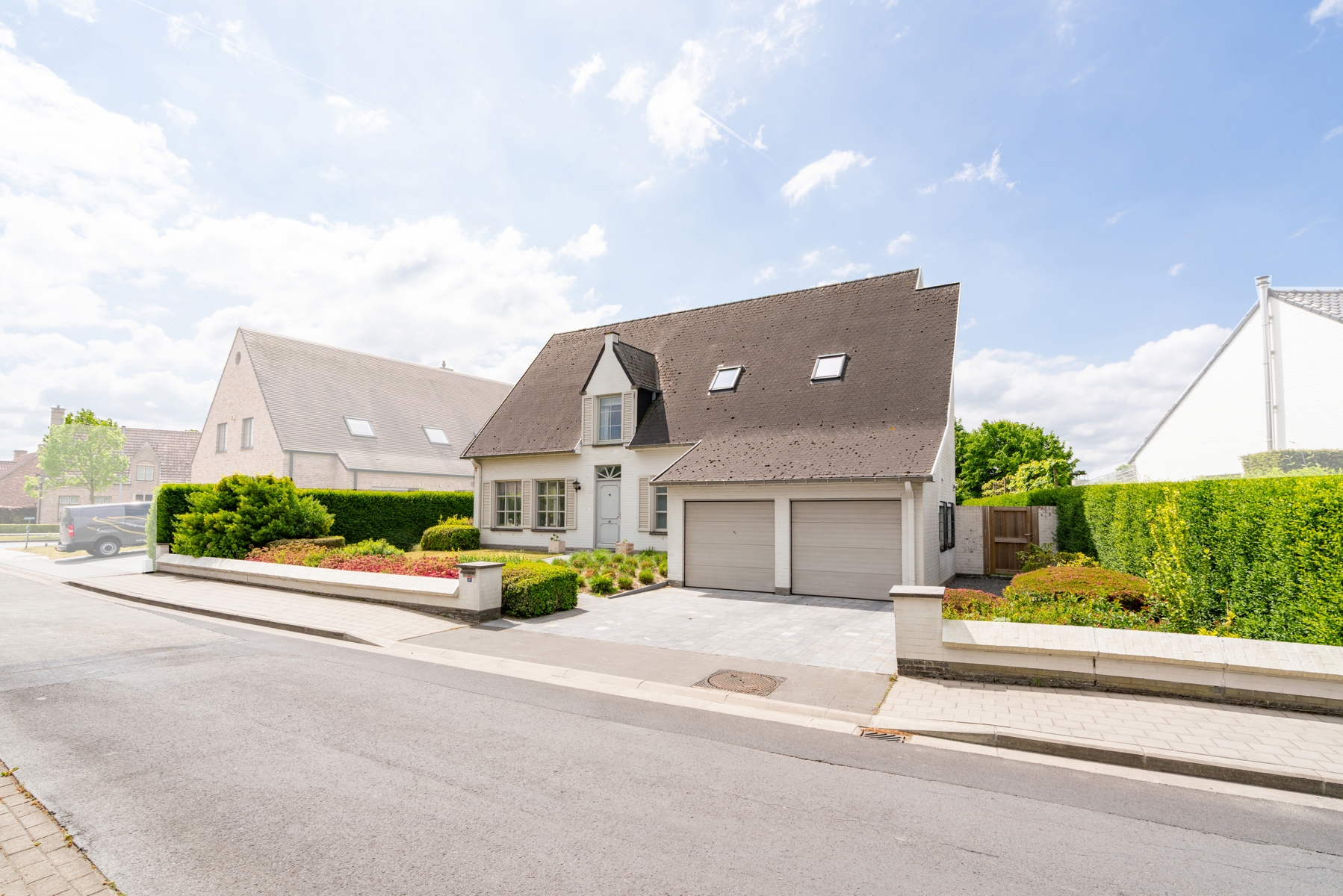 Rustig én centraal gelegen gerenoveerde villa met zongerichte tuin - foto 1